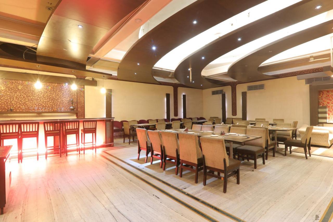 Hotel Mohan Lucknow Eksteriør billede