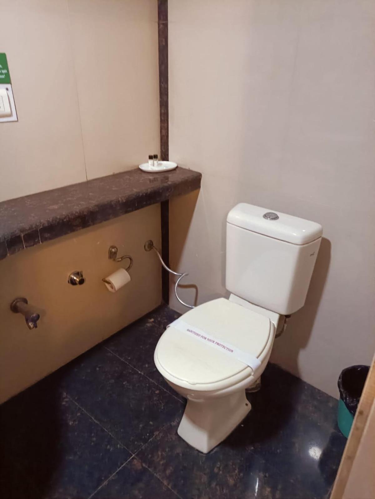 Hotel Mohan Lucknow Eksteriør billede