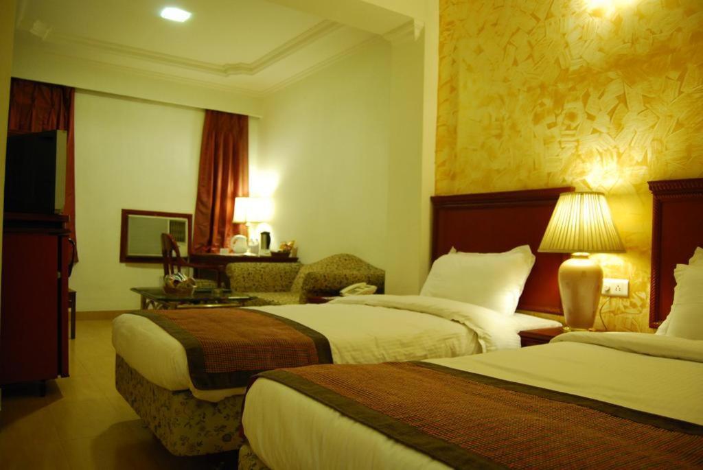 Hotel Mohan Lucknow Eksteriør billede
